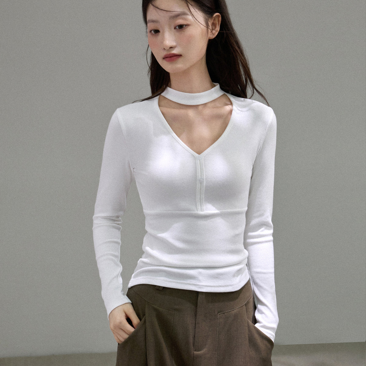 Aurelia Long-Sleeve V-Neck Halter Top in Cloud White