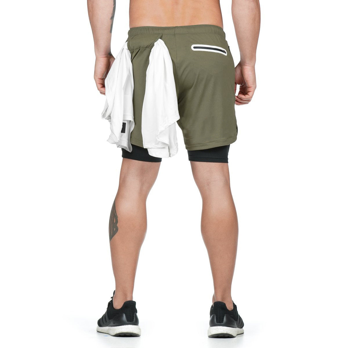2-in-1 training shorts in army green
