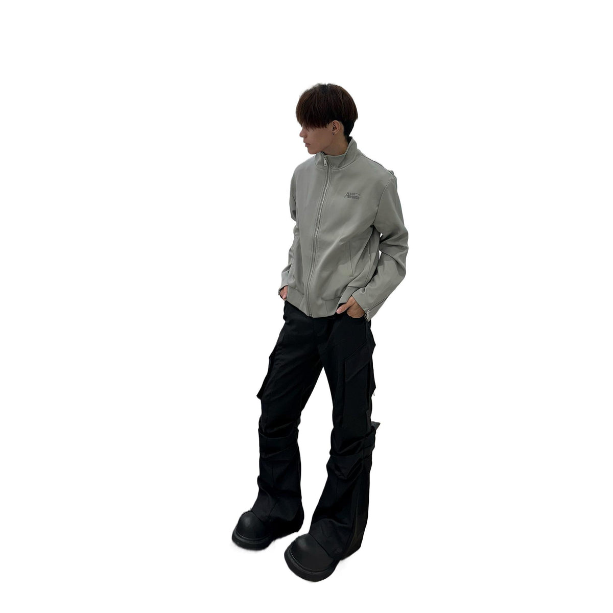 Rover Men's Pleated Pocket Cargo Pants