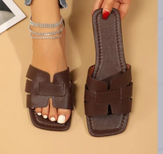 Stride Square-Toe Square Sandals