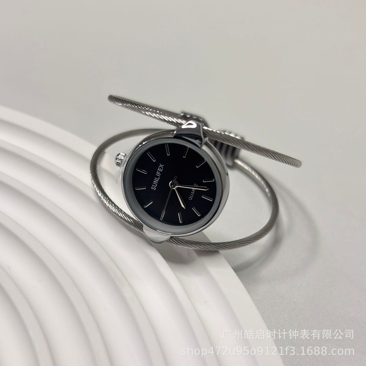 Tempo Minimalist Bangle