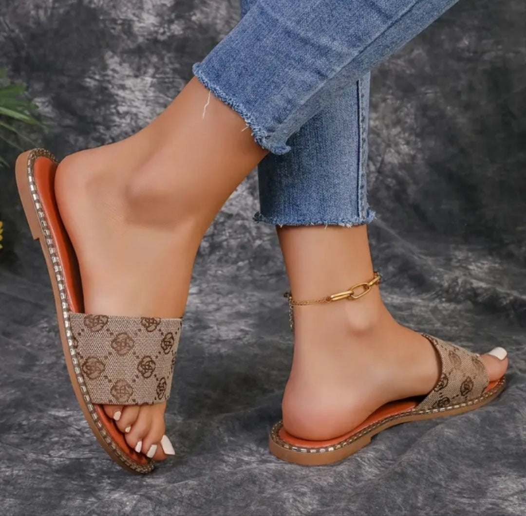 Stride Printed Sandals