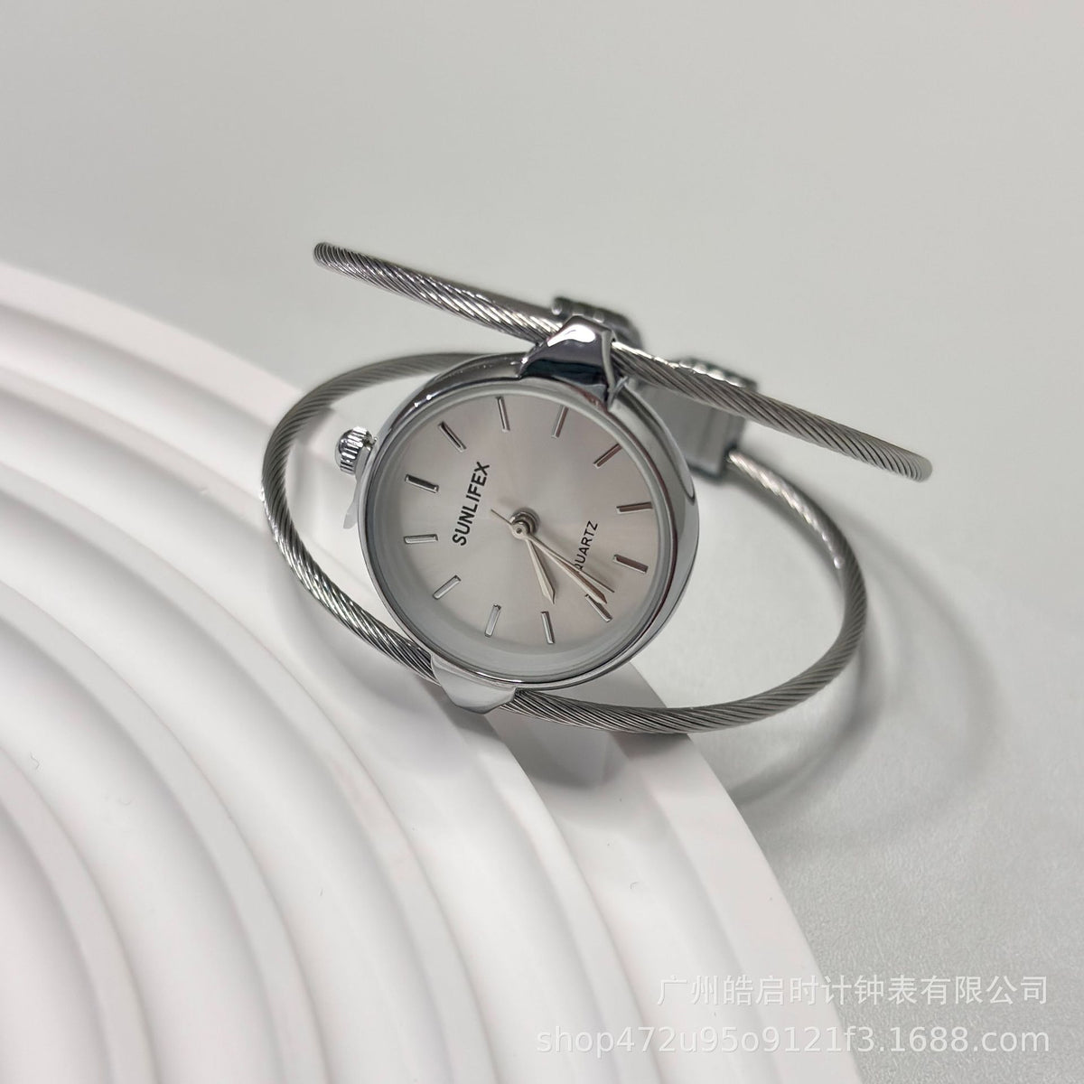 Tempo Minimalist Bangle