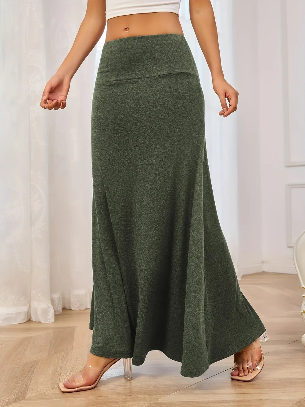Sway Elastic-Waist Maxi Skirt in Army Green