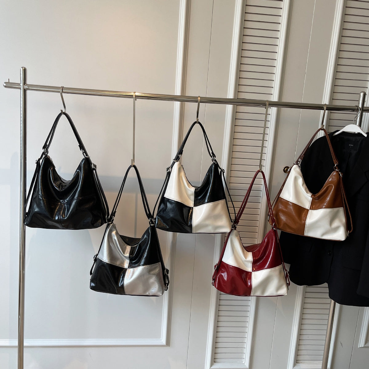 Carry Contrast Tote Bag