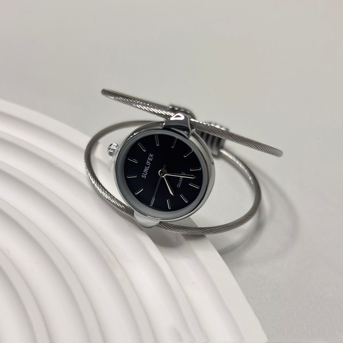 Tempo Minimalist Bangle