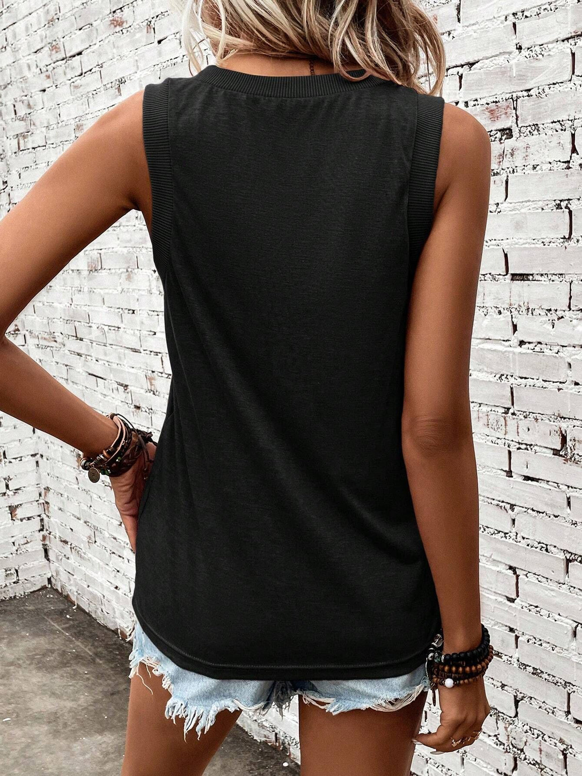 Aurelia Calder T-Shirt