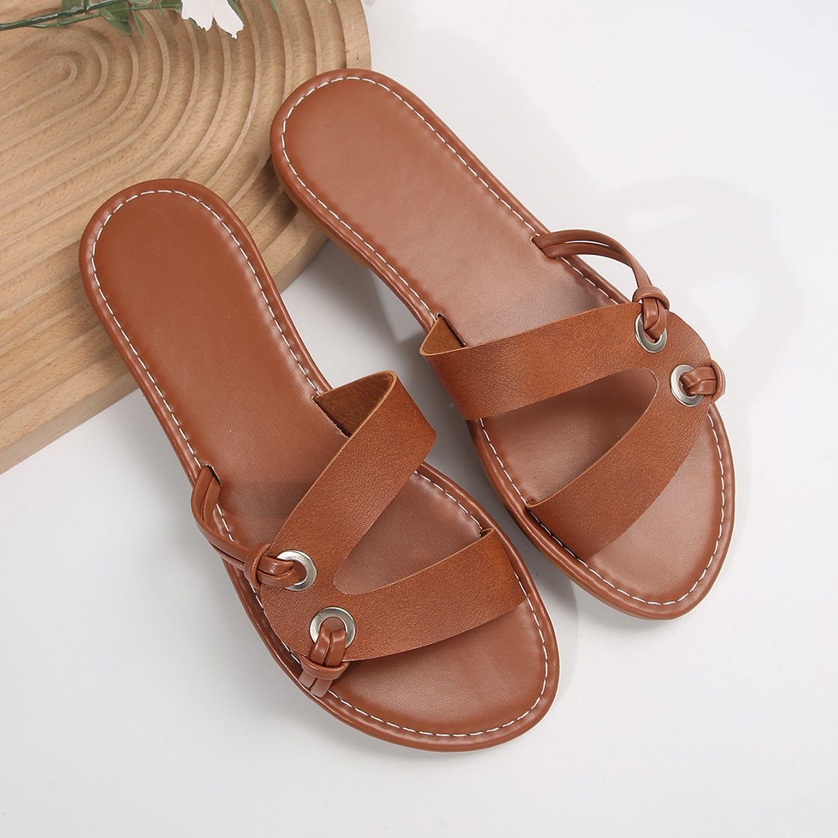 Stride Round Sandals
