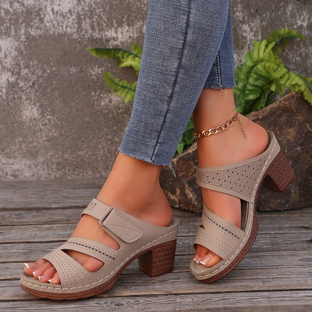 Stride Chunky Block-Heel Solid Slides