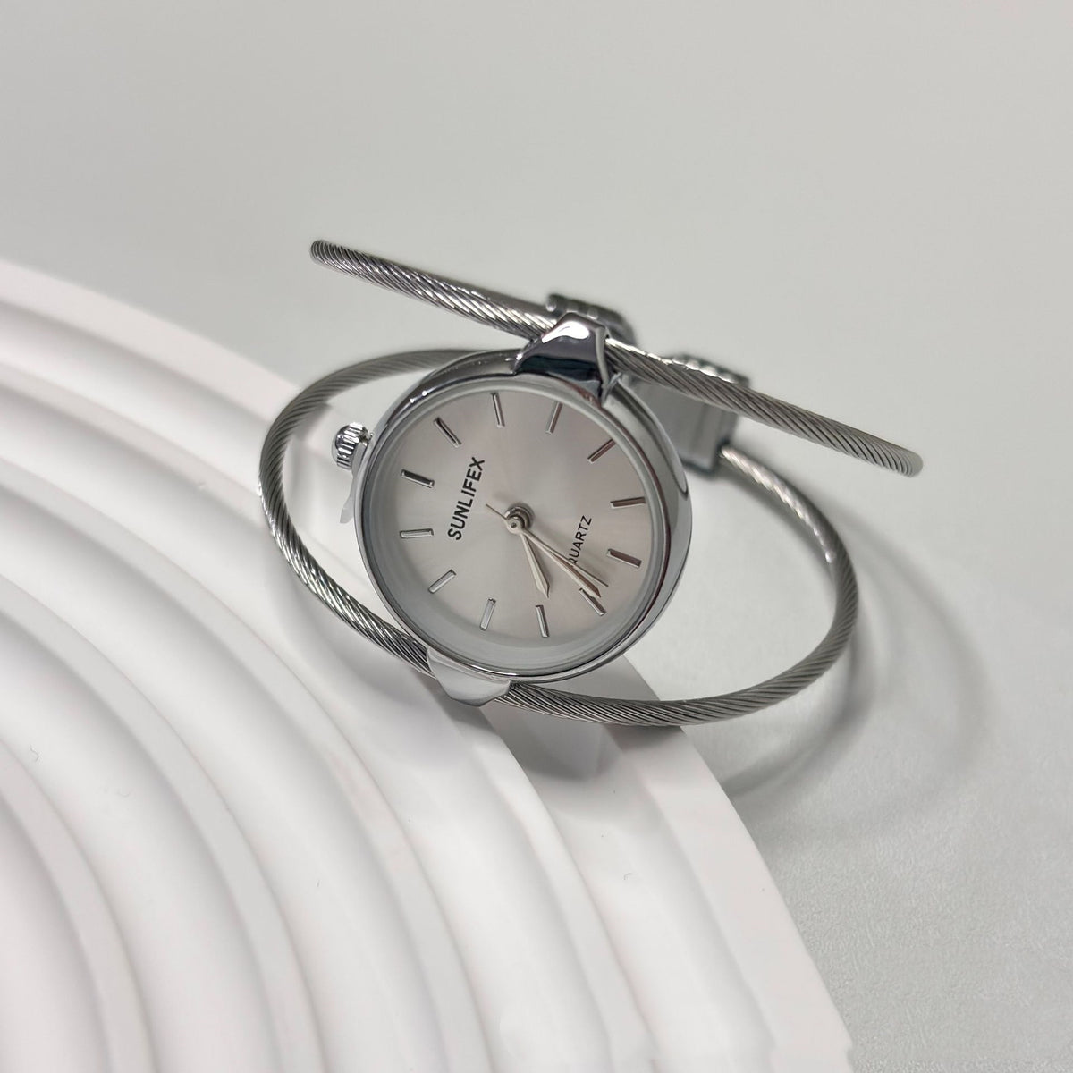 Tempo Minimalist Bangle