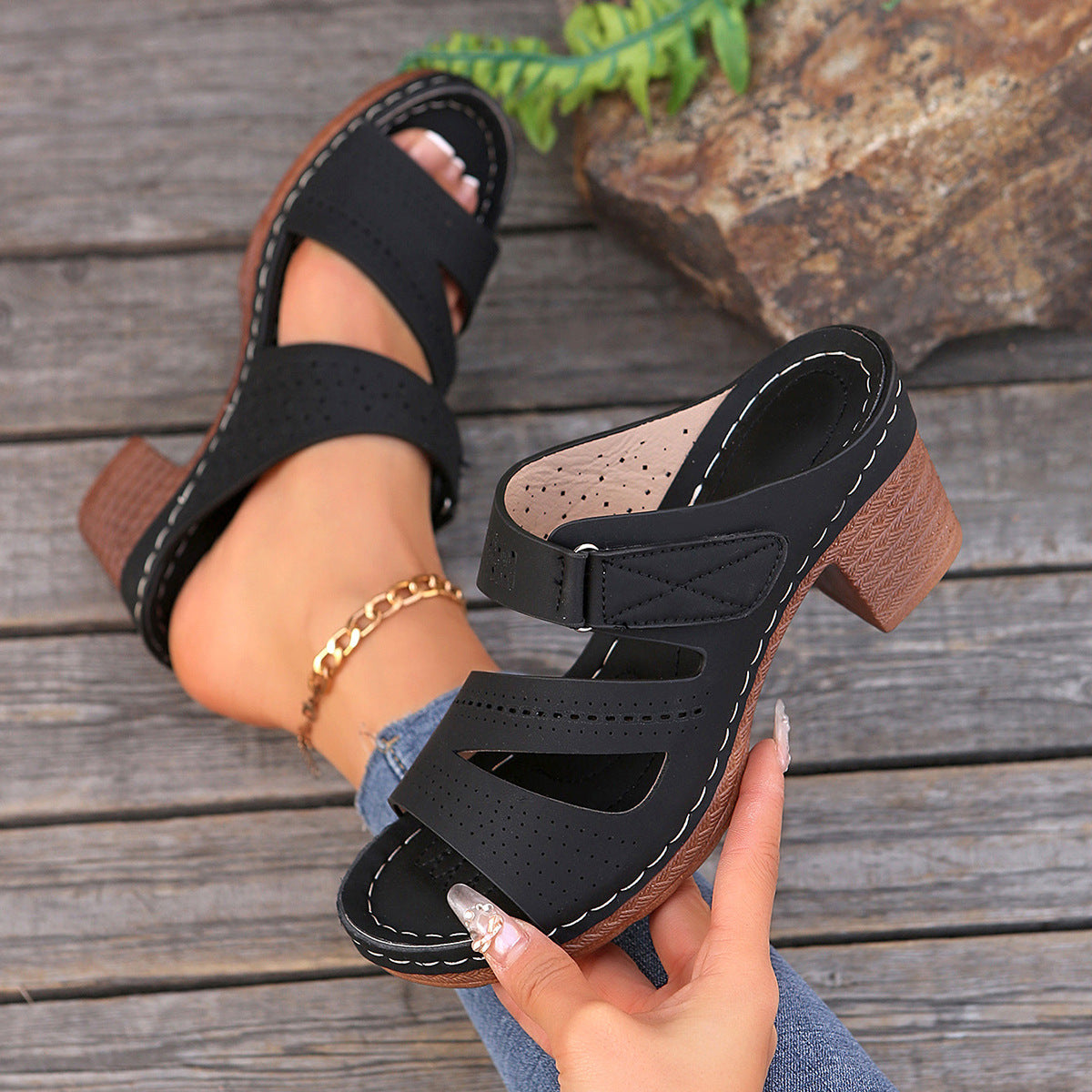 Stride Chunky Block-Heel Solid Slides
