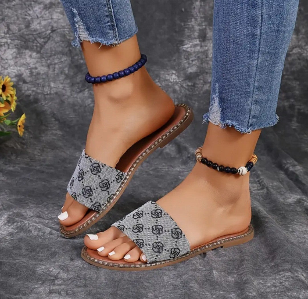 Stride Printed Sandals