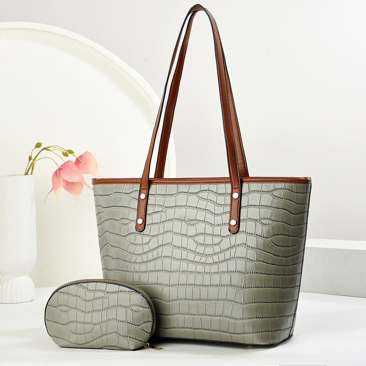 Carry Bexley Vintage Tote Bag