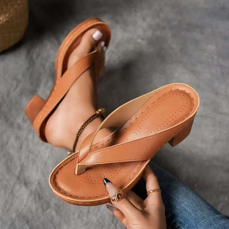 Stride Square Solid Flip-Flops