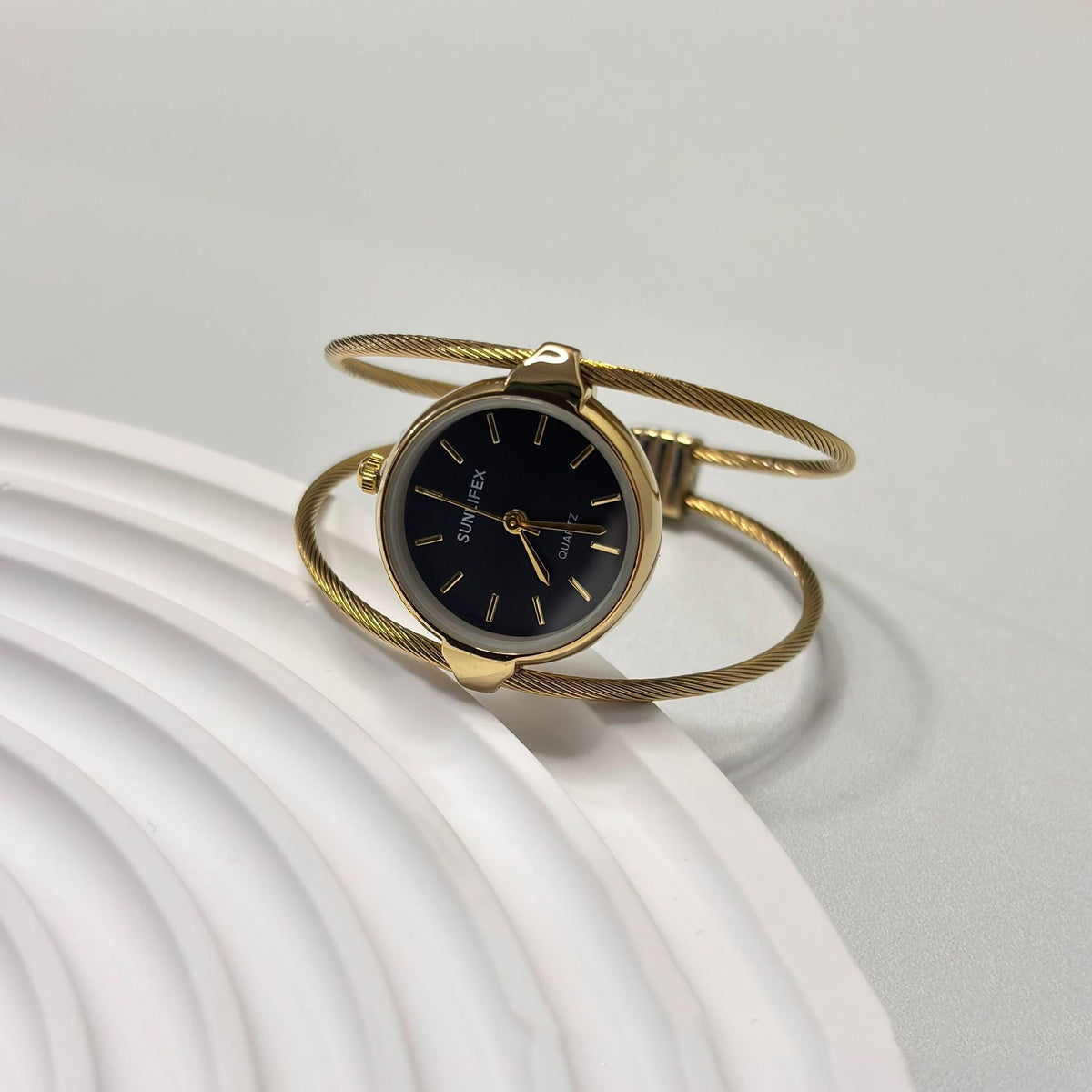 Tempo Minimalist Bangle