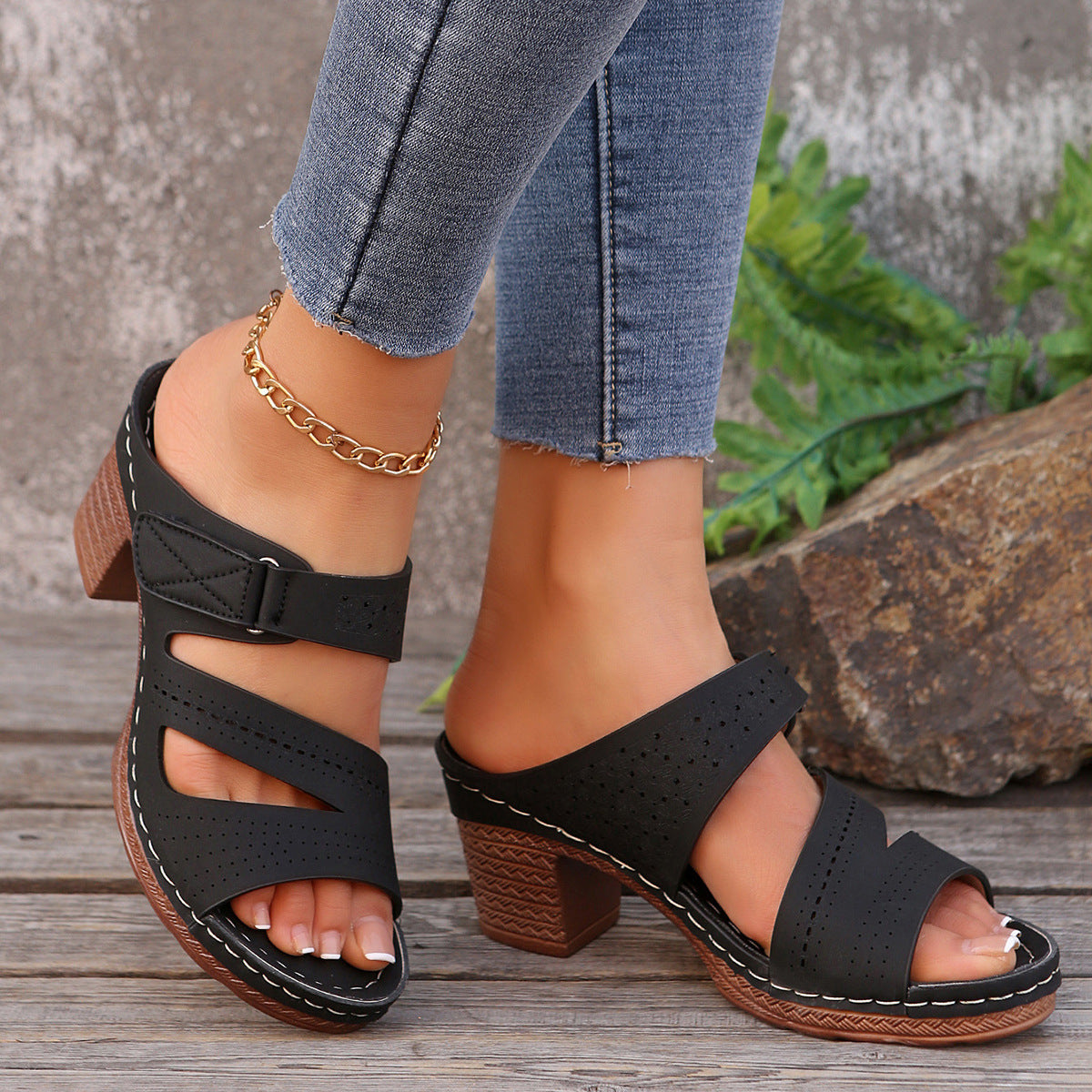 Stride Chunky Block-Heel Solid Slides