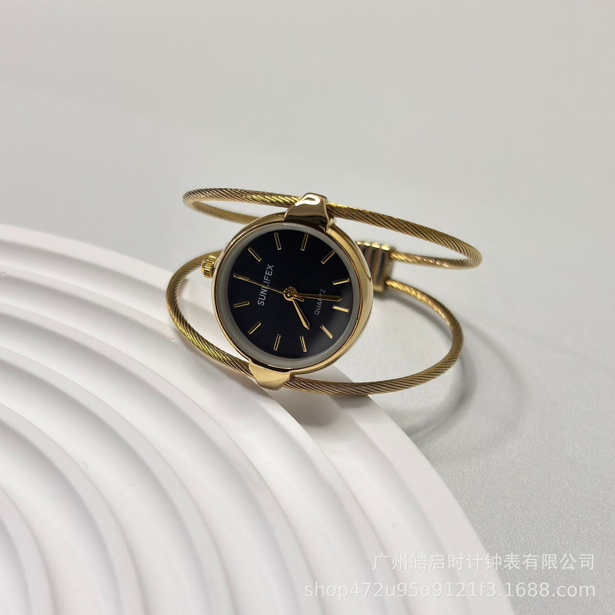 Tempo Minimalist Bangle