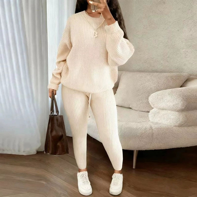 Ribbed knit pullover and trousers set in apricot